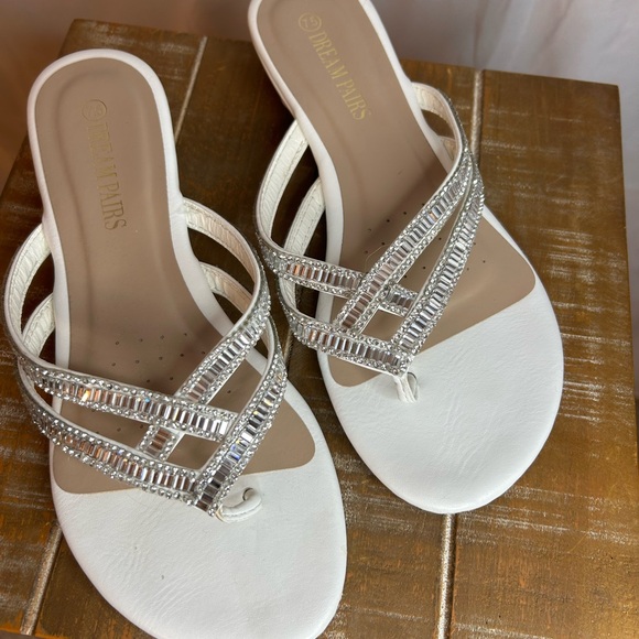 Dreams Pair Jewel Series Flop Flop Sandal in White - Picture 3 of 5